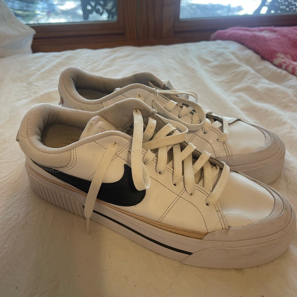 Nike White and Black Women's Sneakers